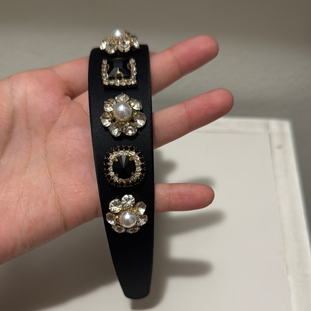 Elegant Black Headband with Pearl and Crystal Embellishments